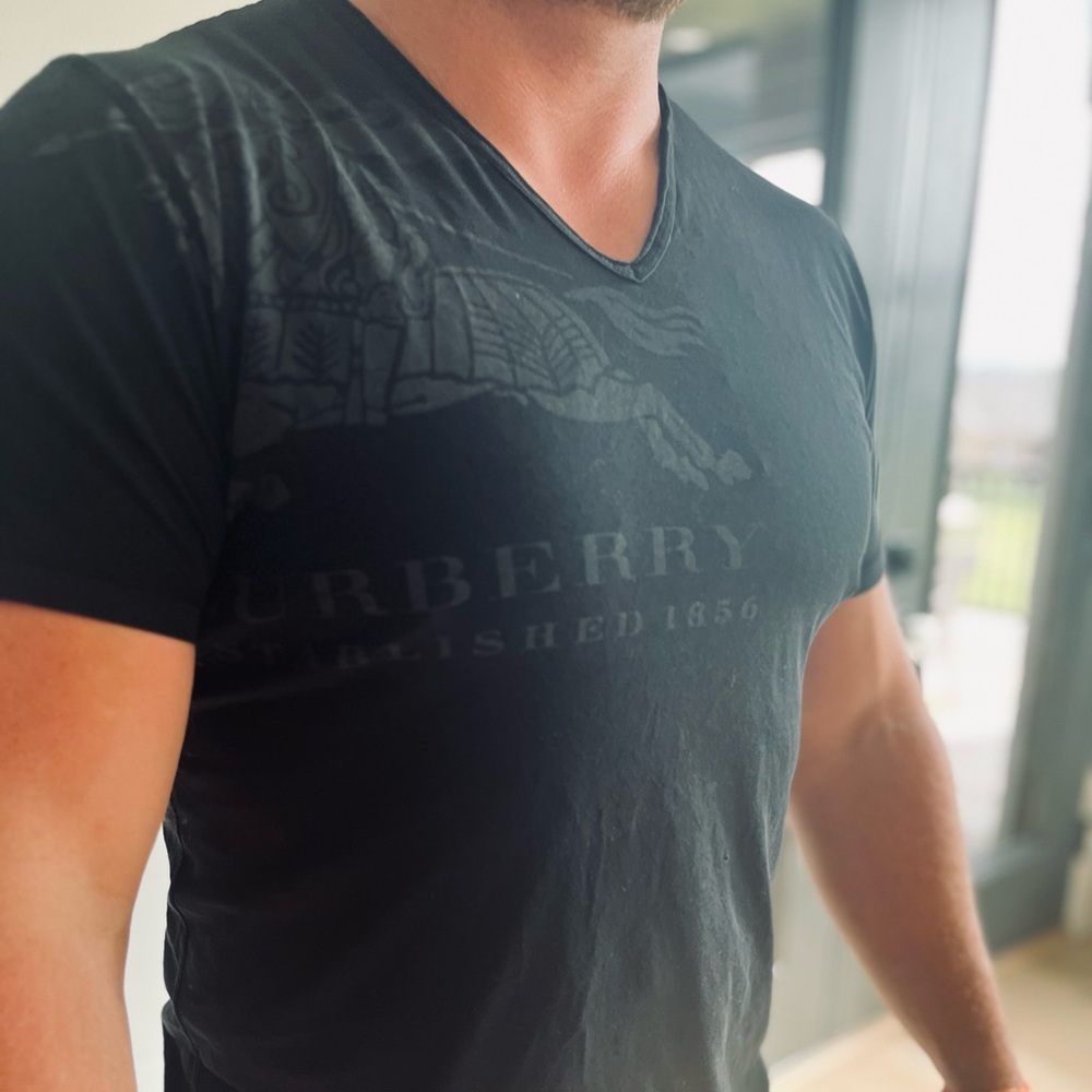 Burberry mens tshirt - Picture 6 of 6